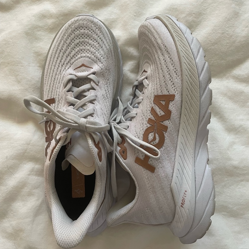 Women’s Hoka Mach 5 Tennis Shows in Size 6, White/Copper